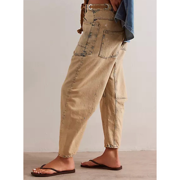 NEW FREE PEOPLE WE THE FREE LOW SLUNG MOXIE BARREL DISTRESSED JEANS IN COWBOY 29 - Picture 4 of 16